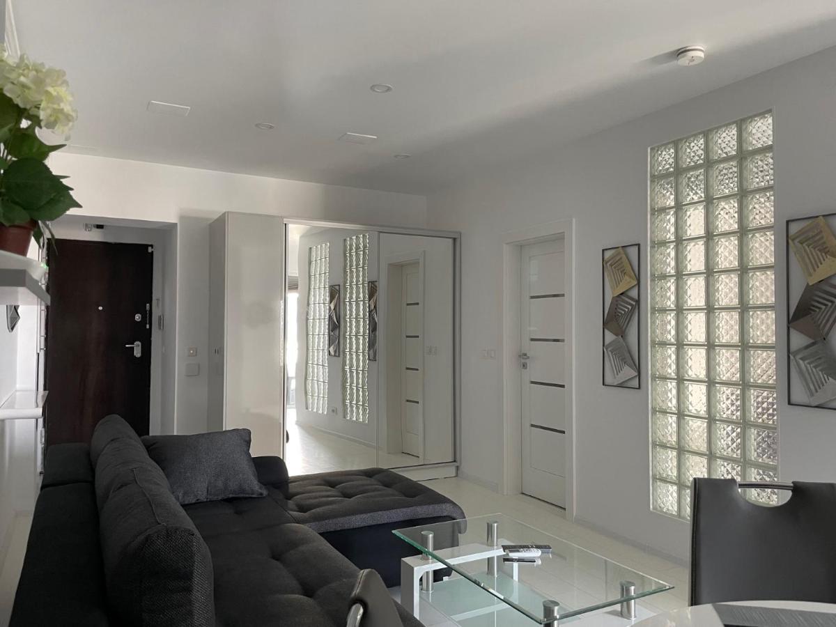 Luxury Westpark 2-Room Apartment Lakeview W5 Bucarest Extérieur photo
