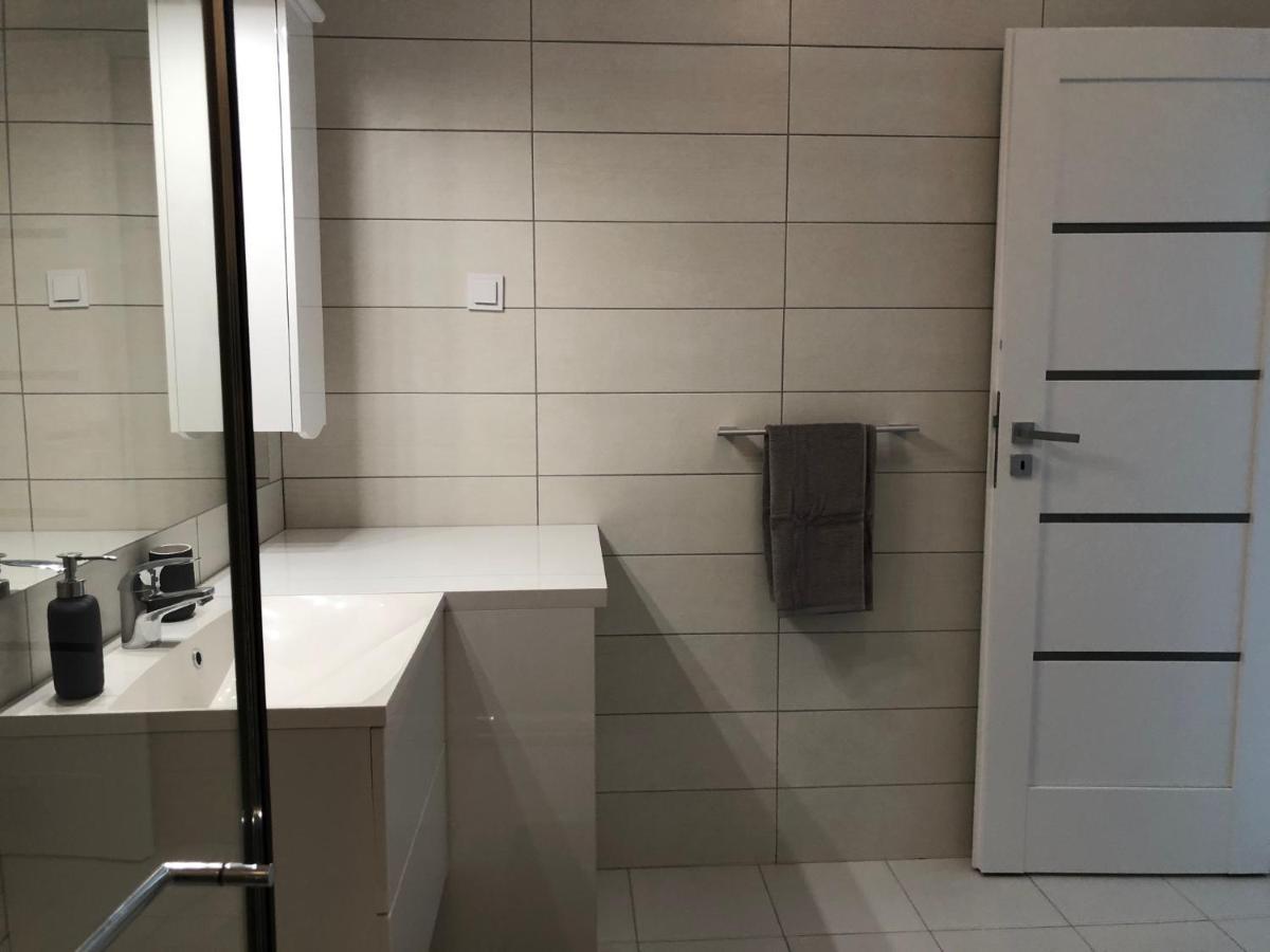 Luxury Westpark 2-Room Apartment Lakeview W5 Bucarest Extérieur photo